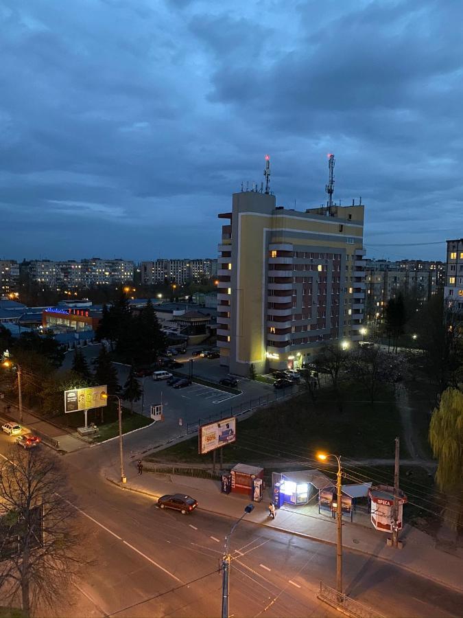 ВІП Апартаменти в районі автовокзалу Ровно Экстерьер фото